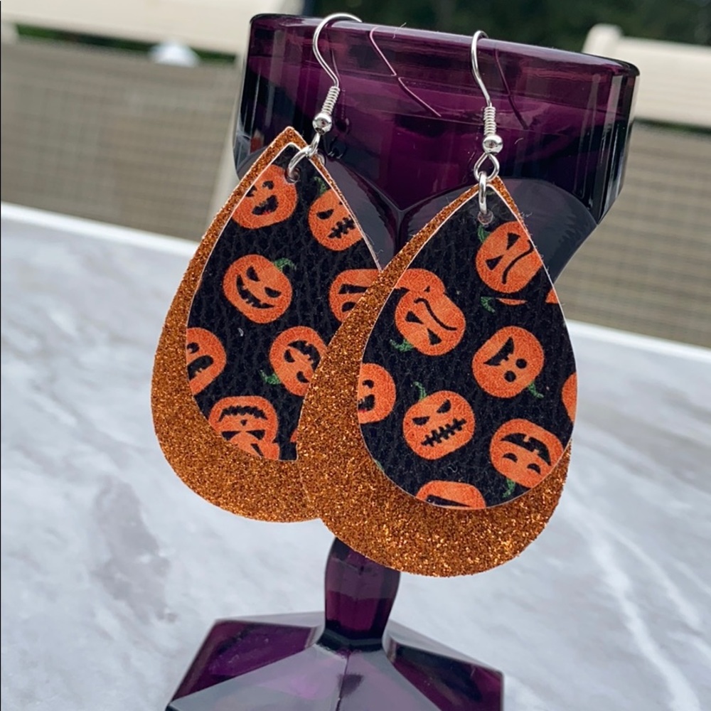 ✨ NWT! ✨ Halloween faux leather earrings